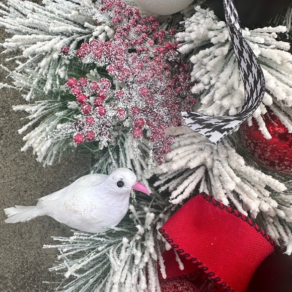 Festive Red and Black Holiday Swag - Picture 9 of 11